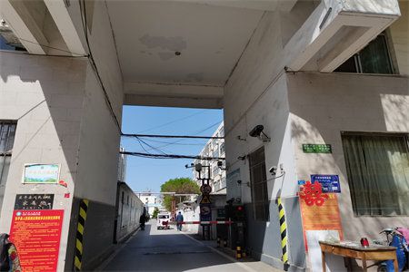 明湖中学附近港基文华园三室三厅两卫精装出售送阁楼送车